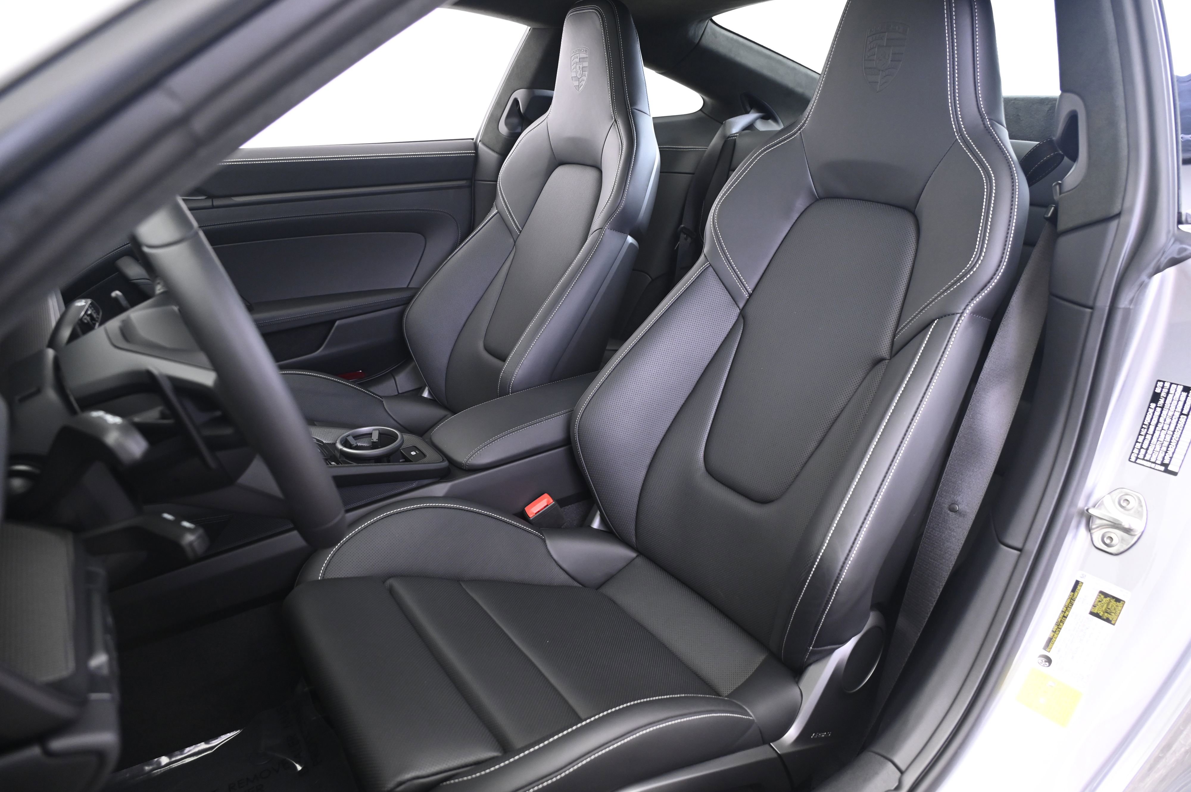 Certified 2025 Porsche 911 Carrera GTS RWD image 27
