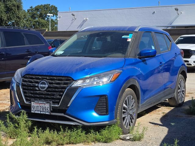 Used 2024 Nissan Kicks SV FWD image 3