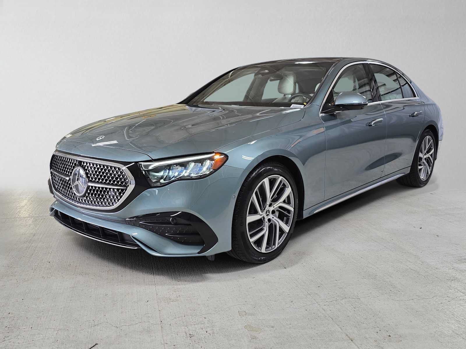 Used 2026 Mercedes-Benz E 350 4MATIC Sedan image 7