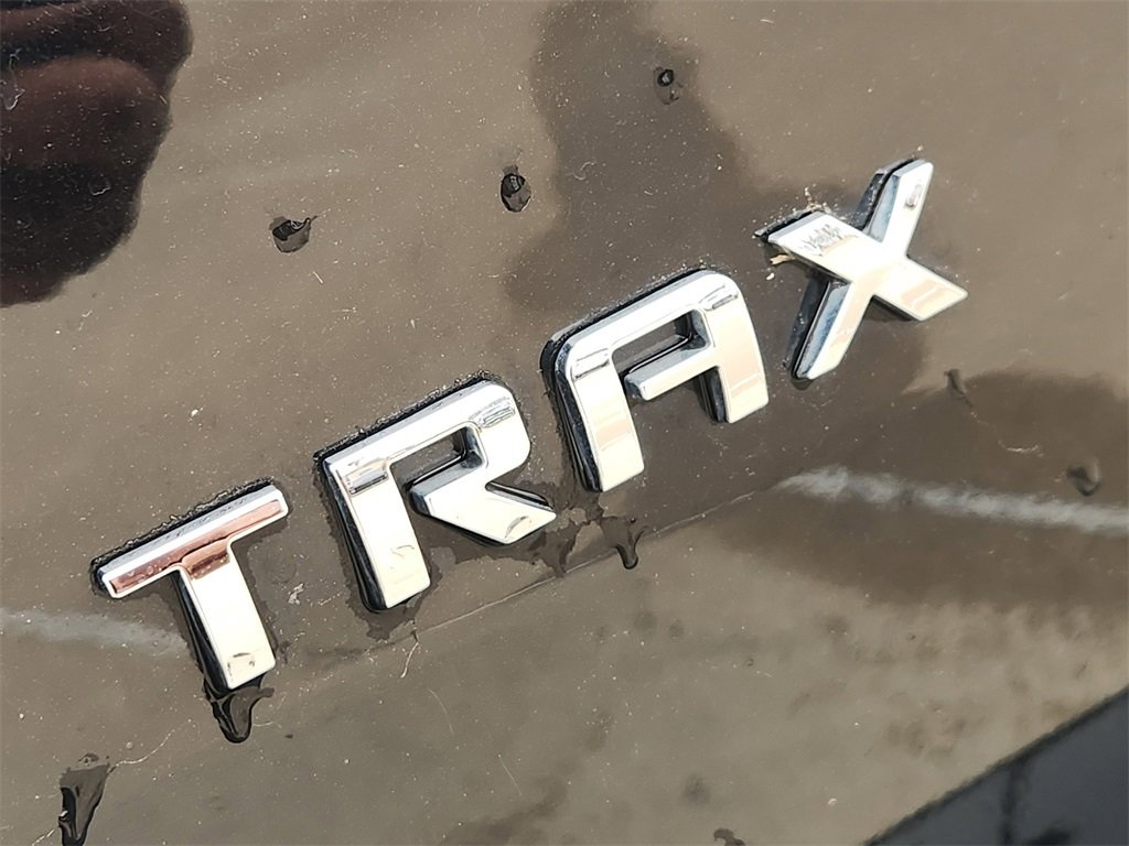 Used 2019 Chevrolet Trax Premier w/ Midnight Edition image 12