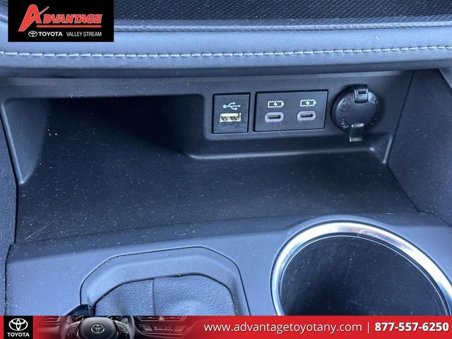 Used 2023 Toyota Highlander LE image 34