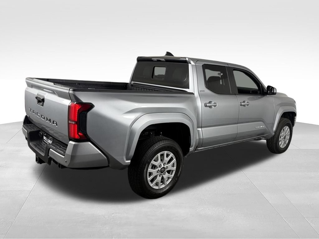 Used 2025 Toyota Tacoma SR5 AWD/4WD image 6