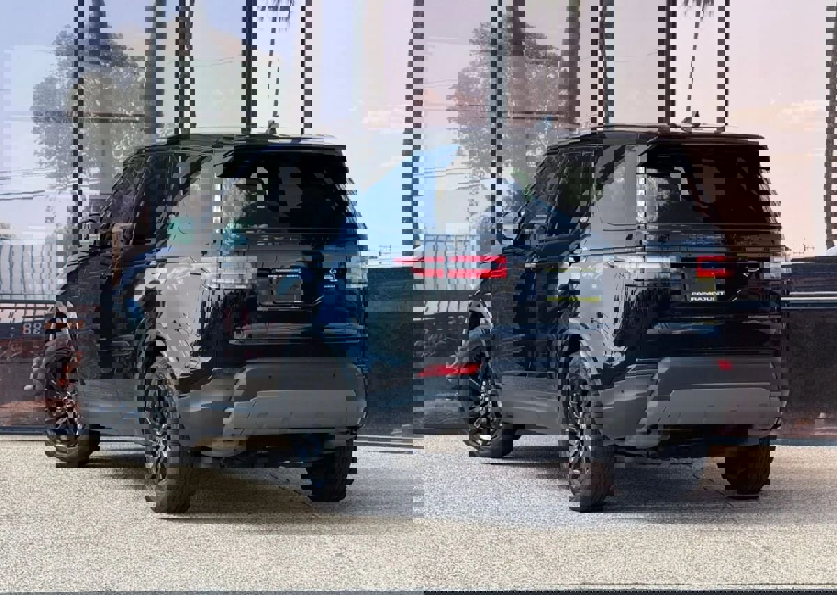 Used 2019 Land Rover Discovery HSE image 9