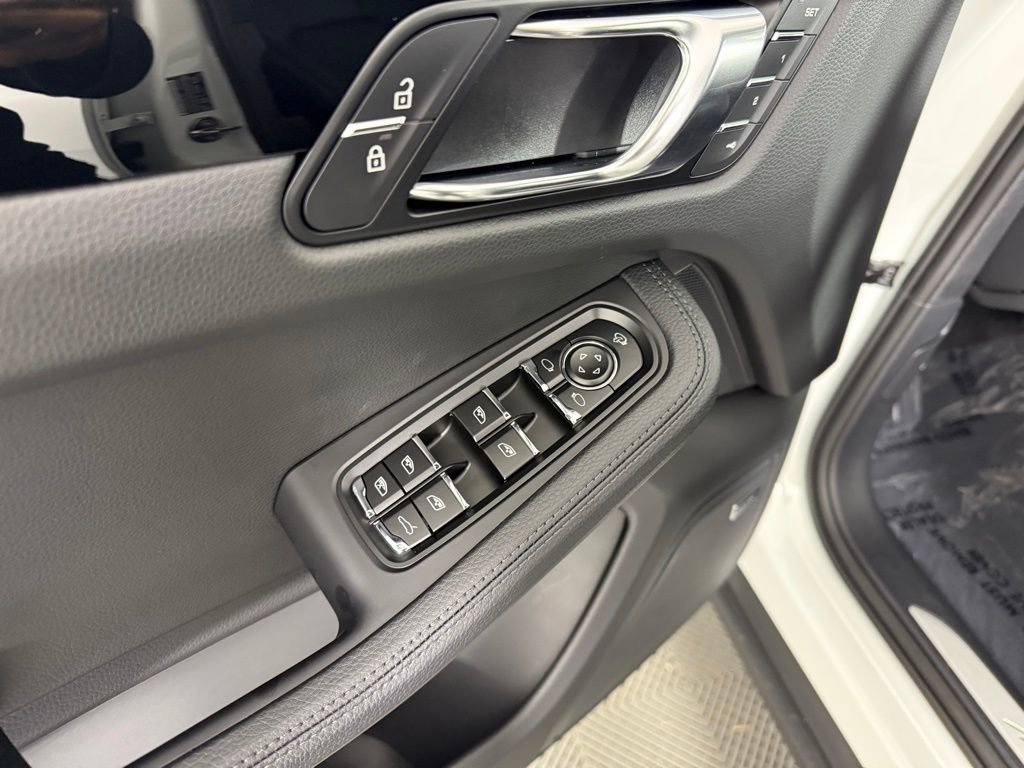 New 2026 Porsche Macan S image 21