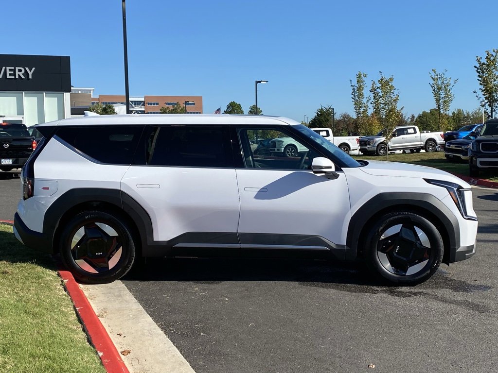 New 2026 Kia EV9 Light image 6