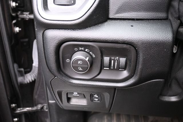 Used 2021 RAM 1500 Laramie AWD/4WD image 16