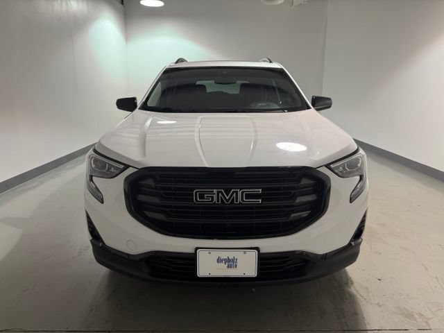 Certified 2021 GMC Terrain SLT w/ Infotainment Package II AWD/4WD image 2