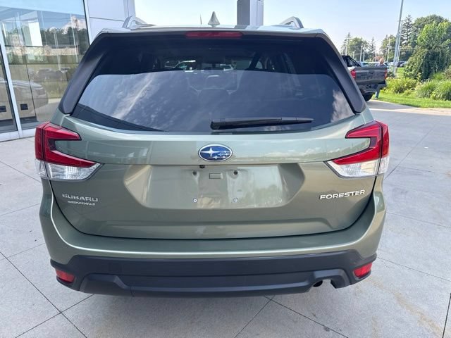 Used 2021 Subaru Forester Premium AWD/4WD image 6
