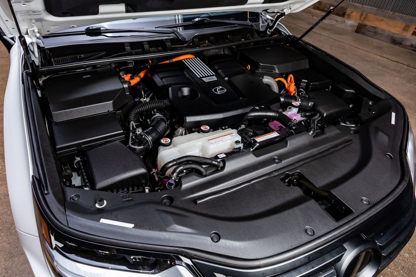 Used 2025 Lexus LX 700h Overtrail w/ Accessory Package (Z1) image 39