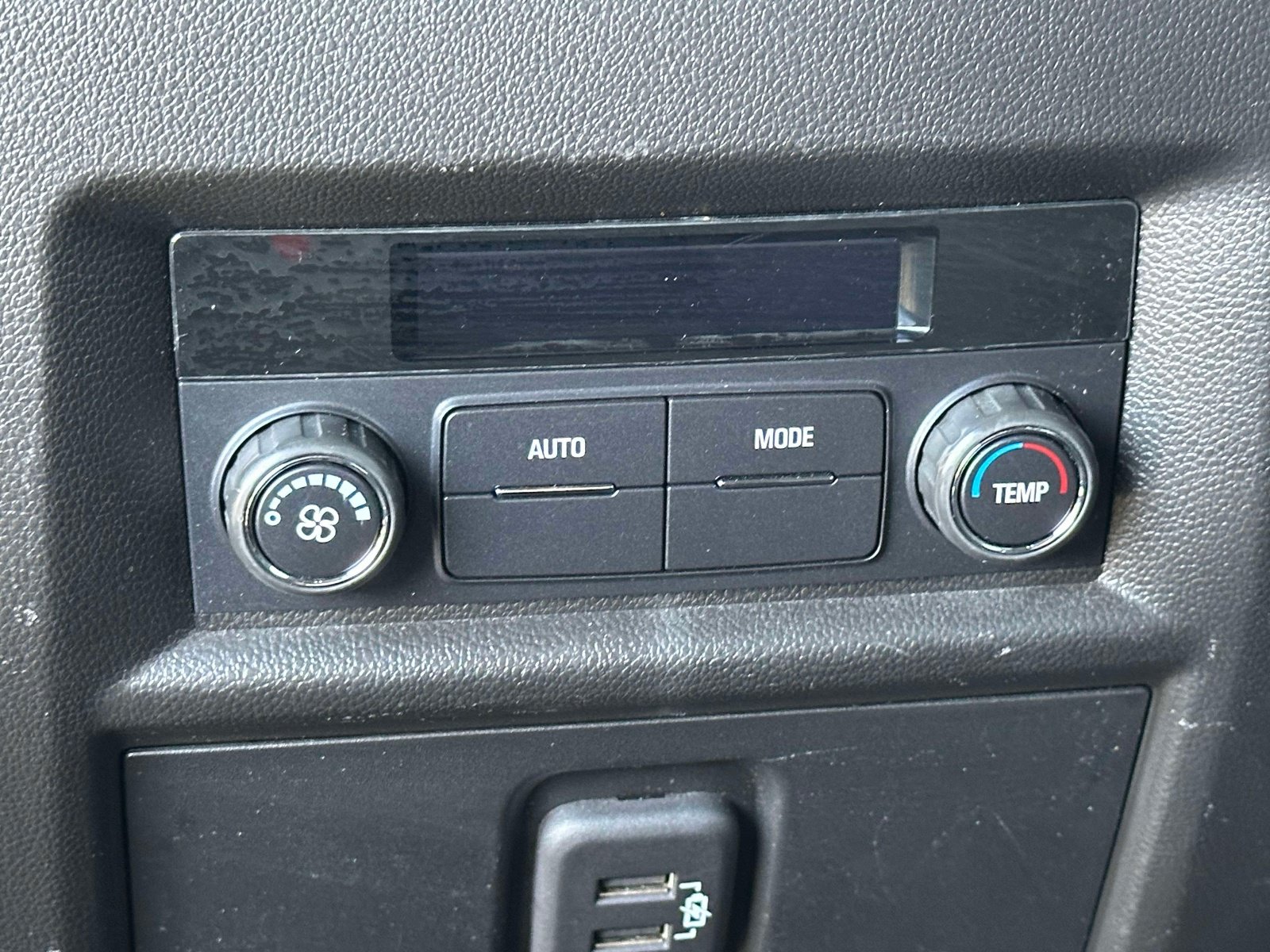 Used 2023 Chevrolet Traverse LT FWD image 12