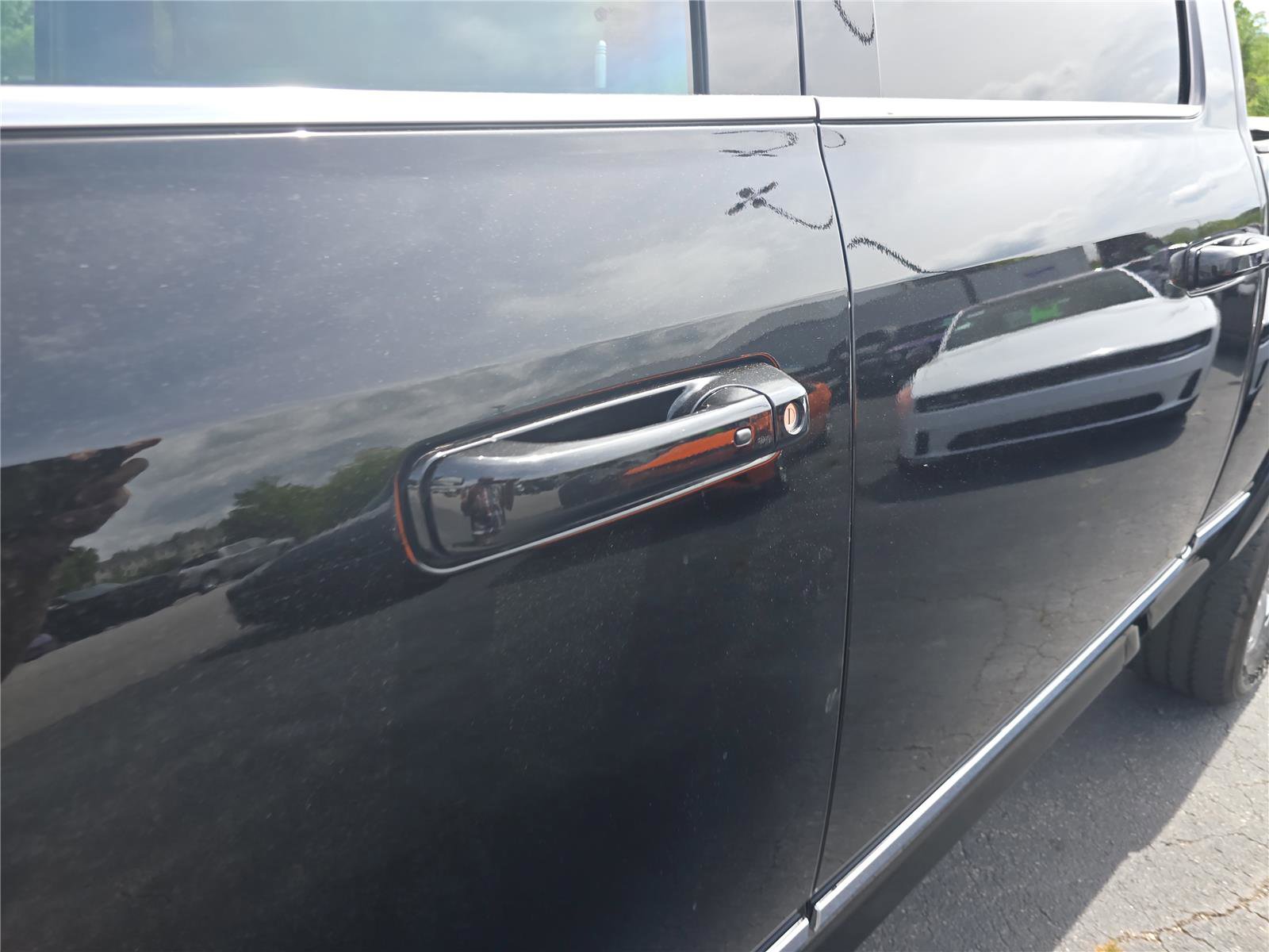 Used 2024 RAM 3500 Limited AWD/4WD image 11