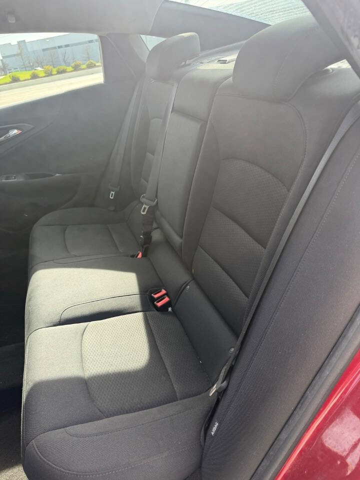 Used 2016 Chevrolet Malibu LT image 9