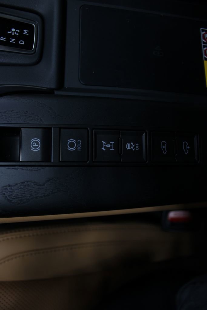 Used 2025 Lexus LX 700h Luxury image 60