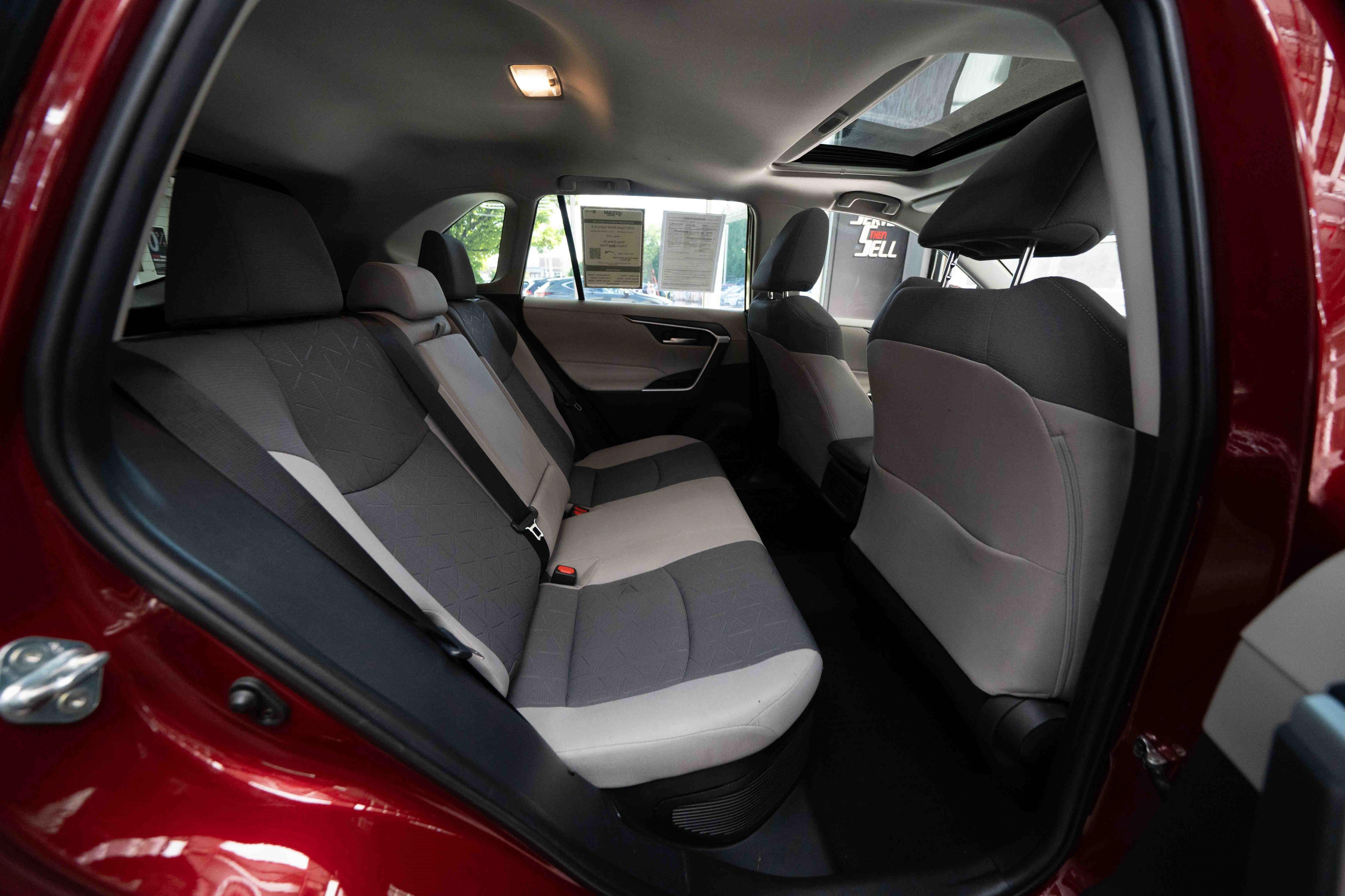 Certified 2020 Toyota RAV4 XLE w/ Convenience Package AWD/4WD image 26