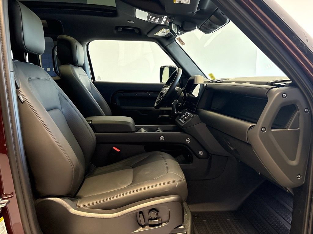 New 2026 Land Rover Defender 90 X-Dynamic SE AWD/4WD image 24