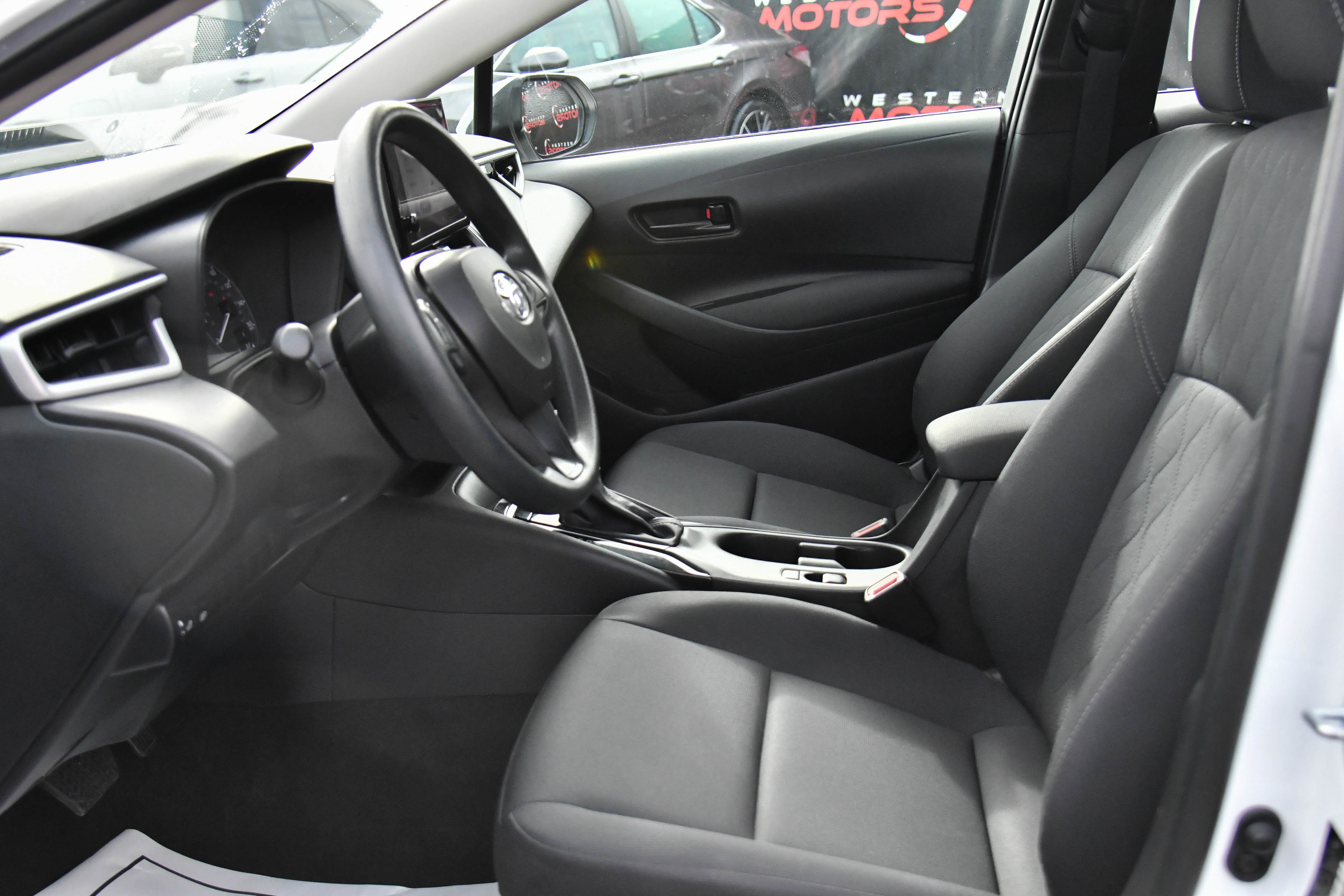 Used 2025 Toyota Corolla LE image 16