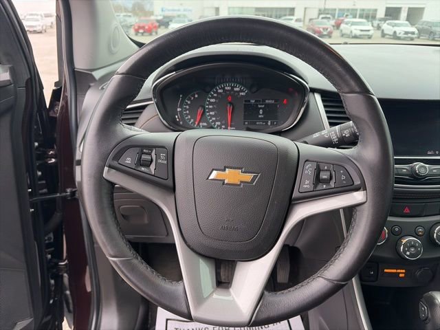 Used 2022 Chevrolet Trax LT w/ LT Convenience Package AWD/4WD image 15