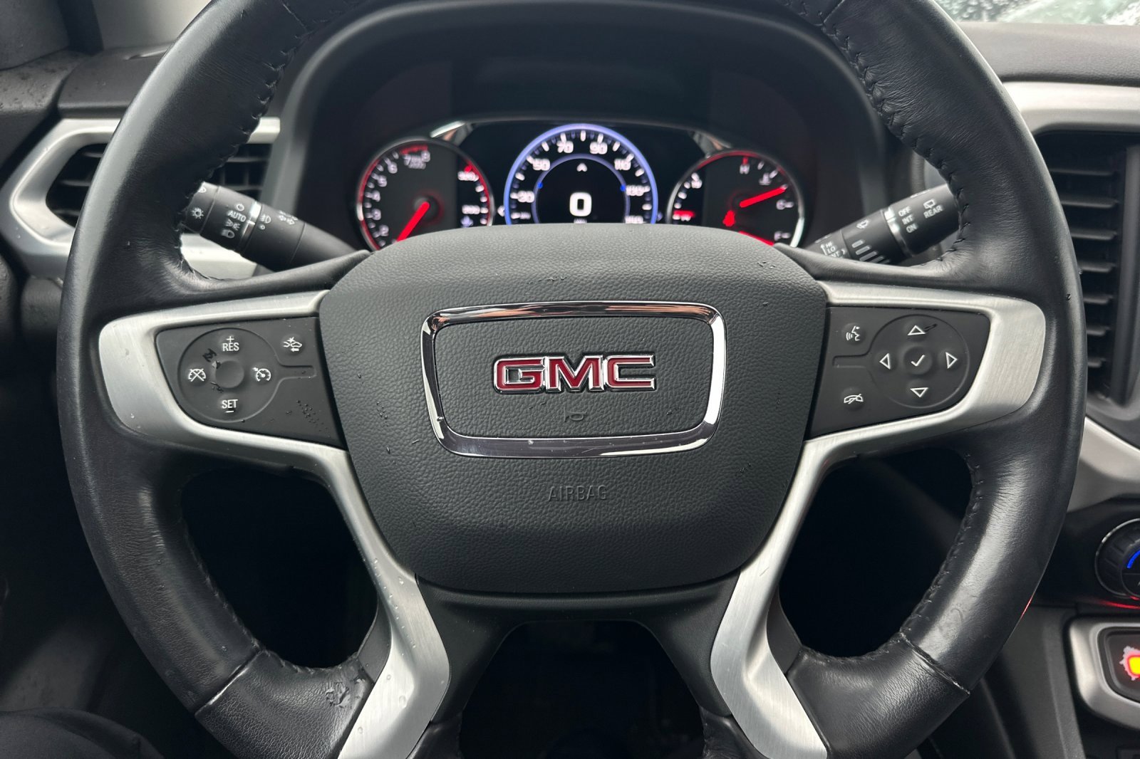 Used 2020 GMC Acadia SLT w/ Driver Alert Package II image 23