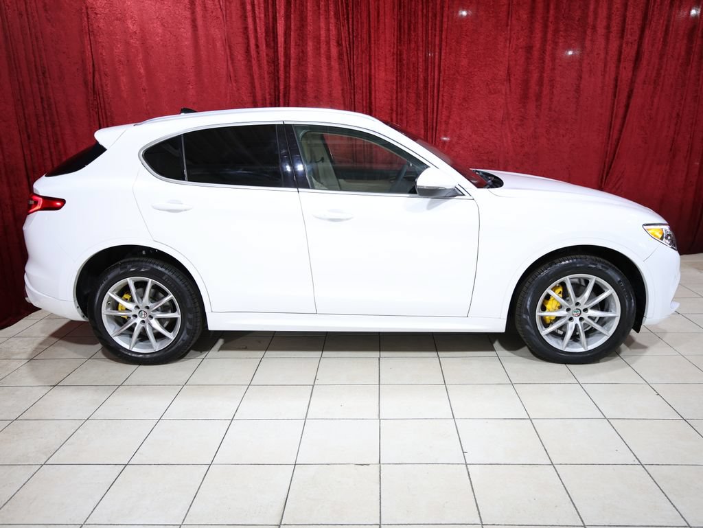 Used 2021 Alfa Romeo Stelvio Ti w/ Premium Package AWD/4WD image 8