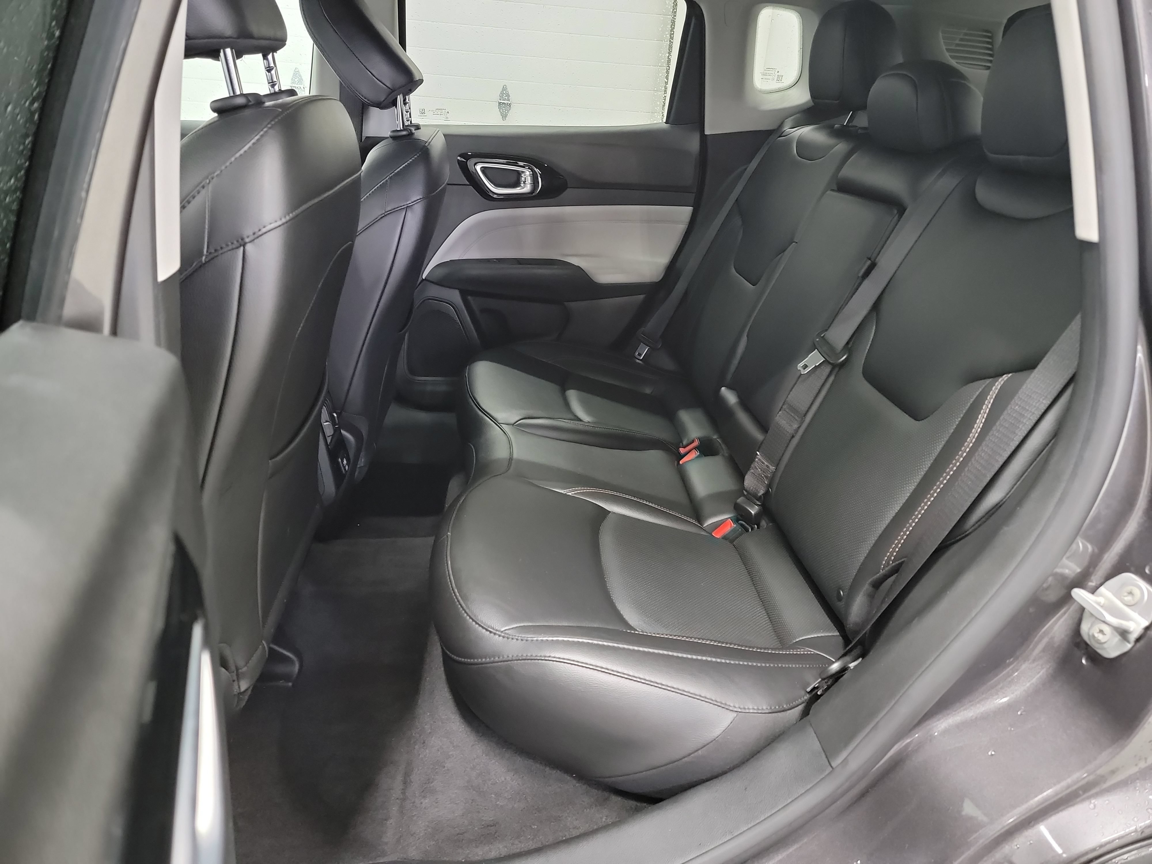 Used 2022 Jeep Compass Limited AWD/4WD image 27