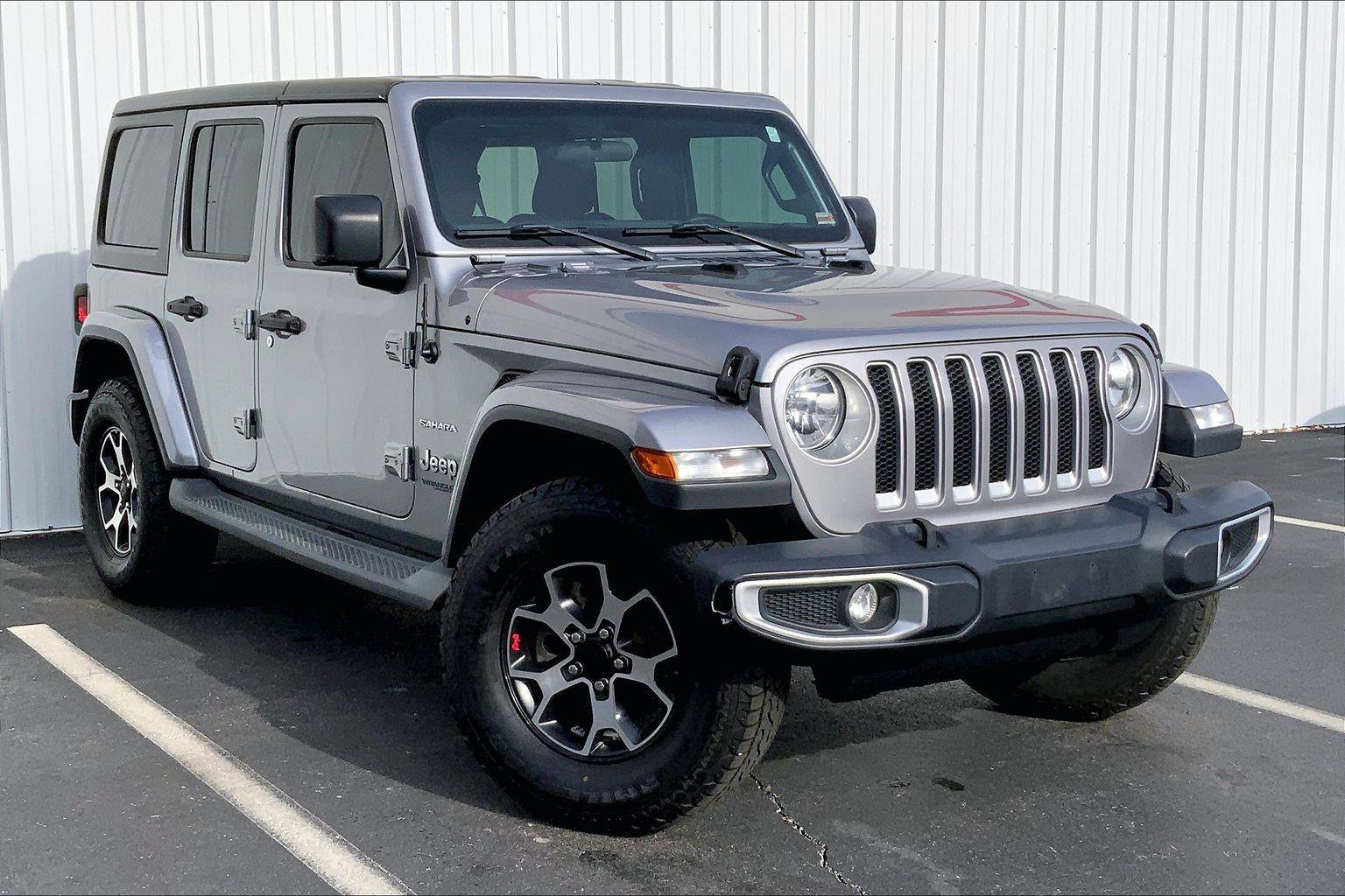 Used 2019 Jeep Wrangler Unlimited Sahara image 2