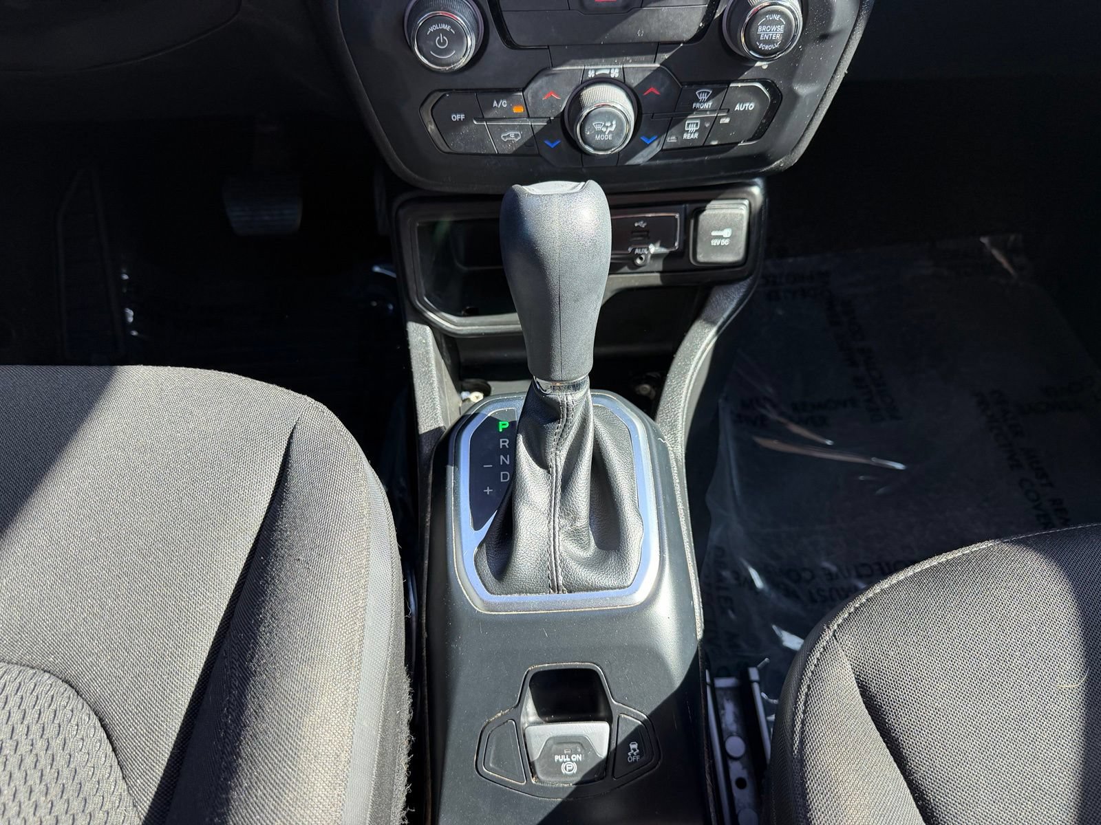 Used 2018 Jeep Renegade Altitude w/ Popular Equipment Group FWD image 17