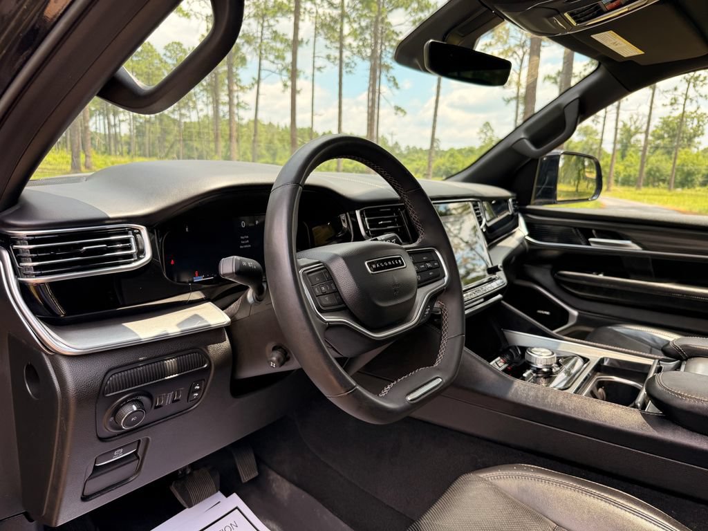 Used 2023 Jeep Wagoneer Series II AWD/4WD image 13