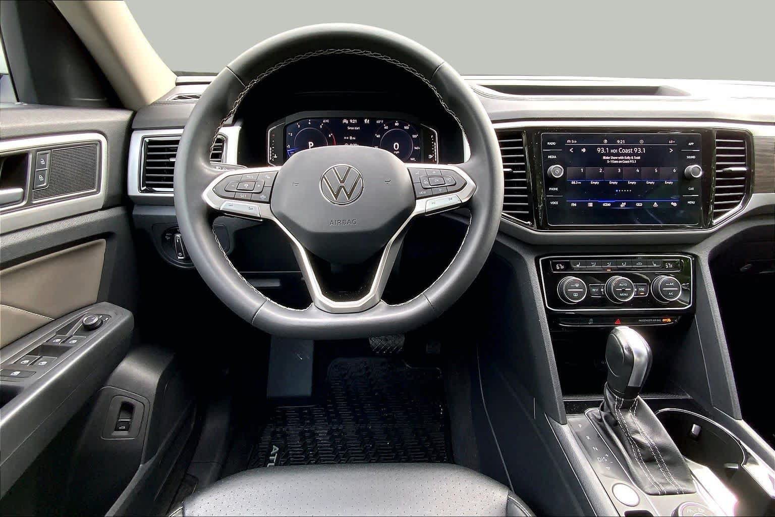Used 2023 Volkswagen Atlas SE AWD/4WD image 6