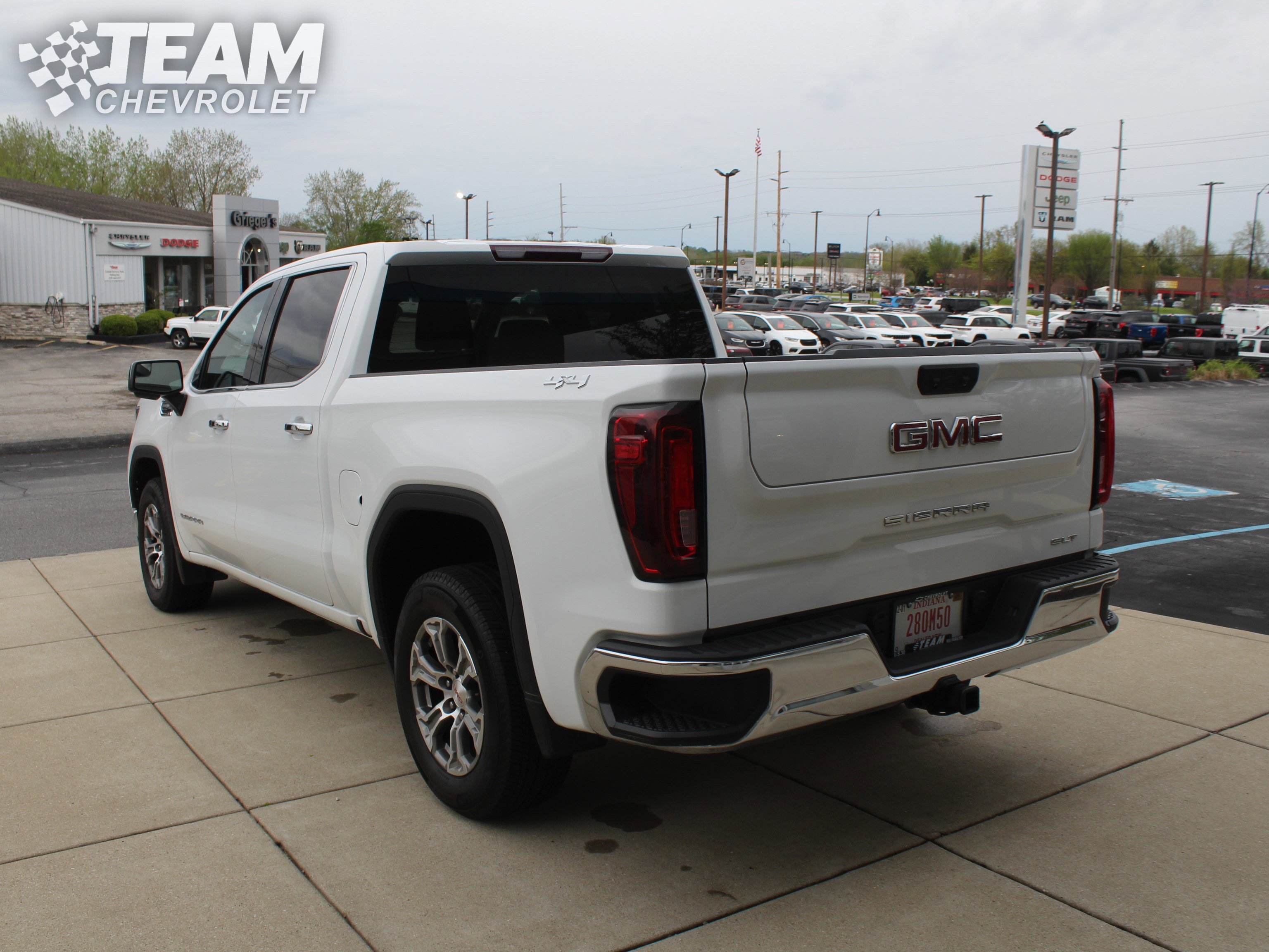 Used 2024 GMC Sierra 1500 SLT AWD/4WD image 6