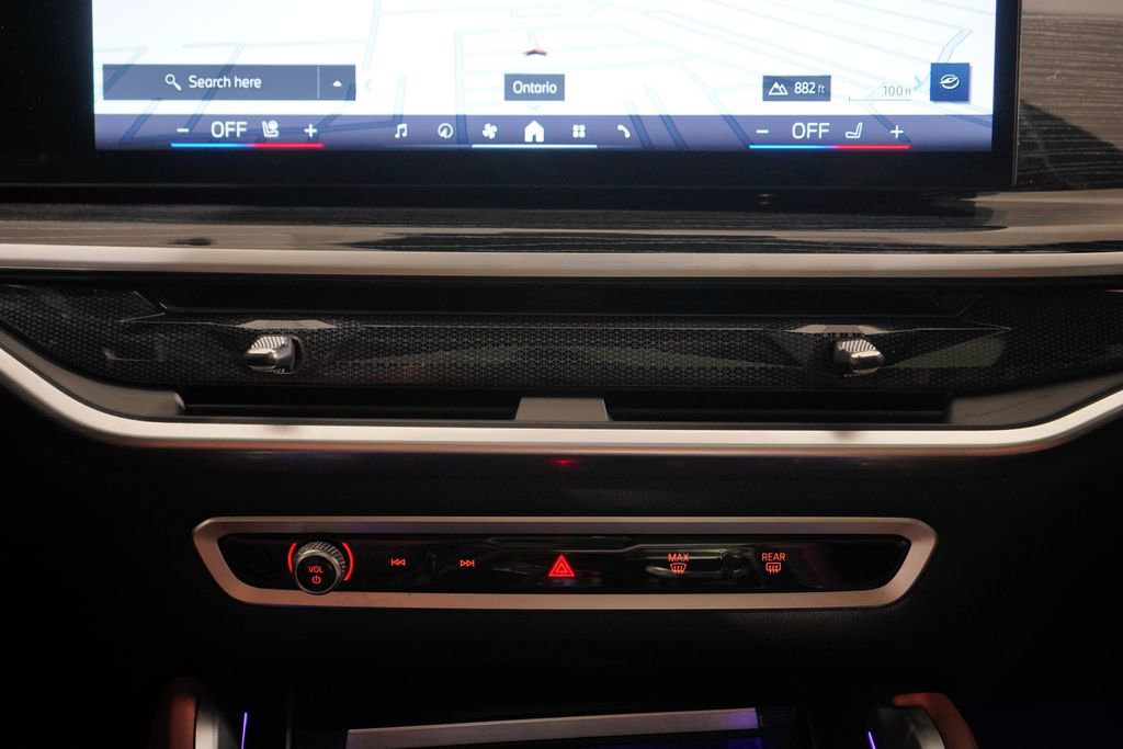 Used 2024 BMW X6 xDrive40i w/ Executive Package image 13