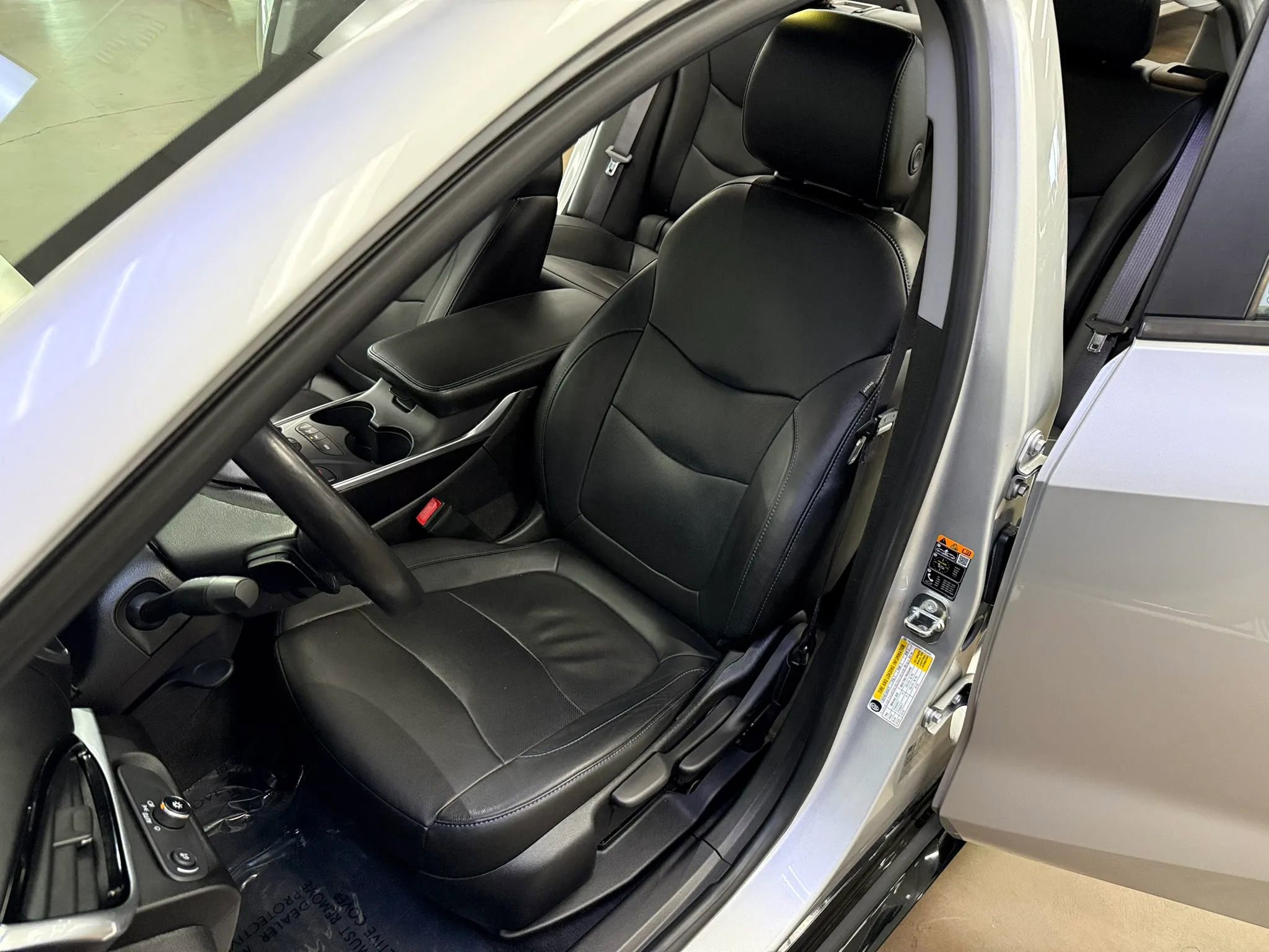 Used 2017 Chevrolet Volt Premier w/ Driver Confidence II Package image 15