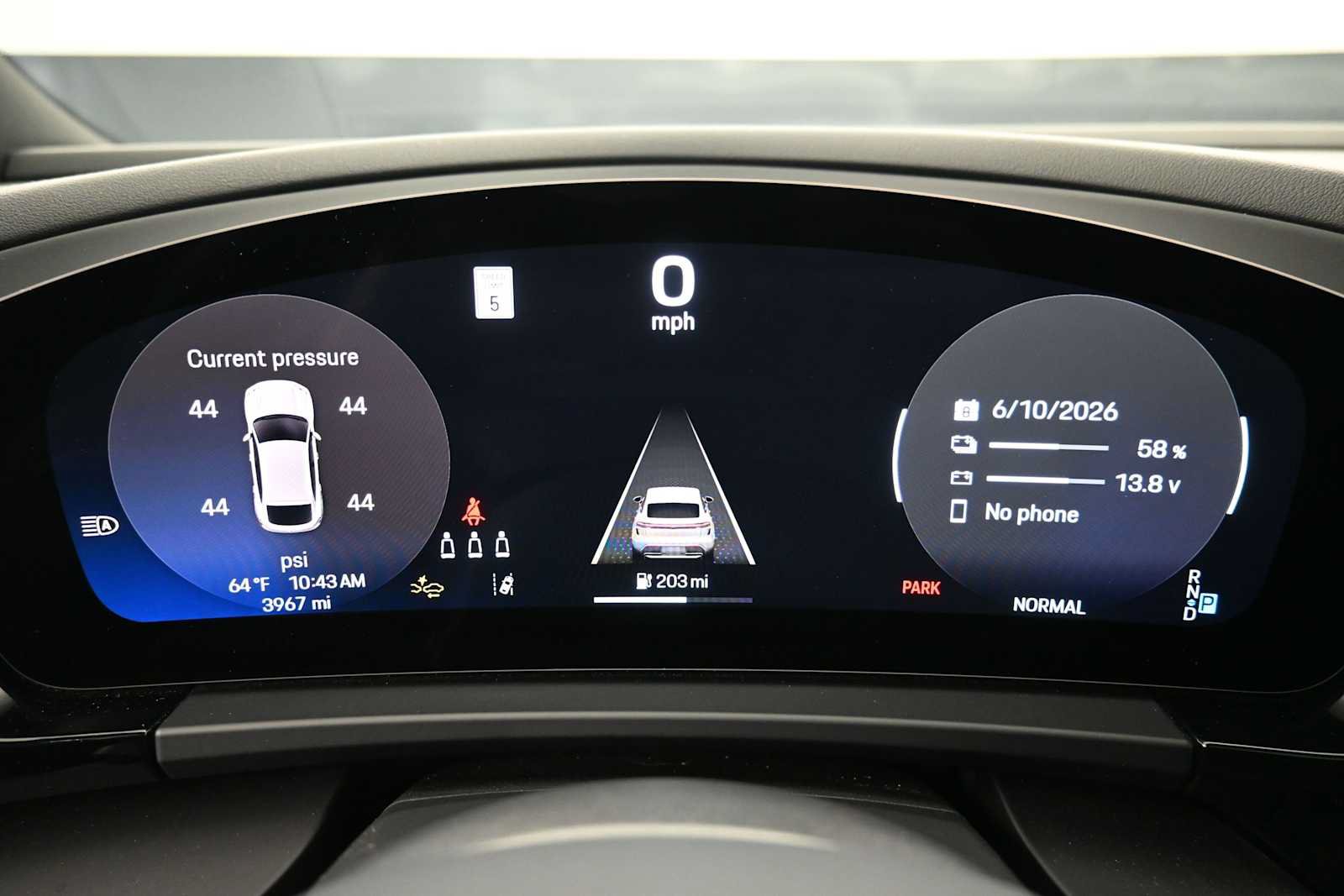 Certified 2025 Porsche Macan Electric RWD image 10