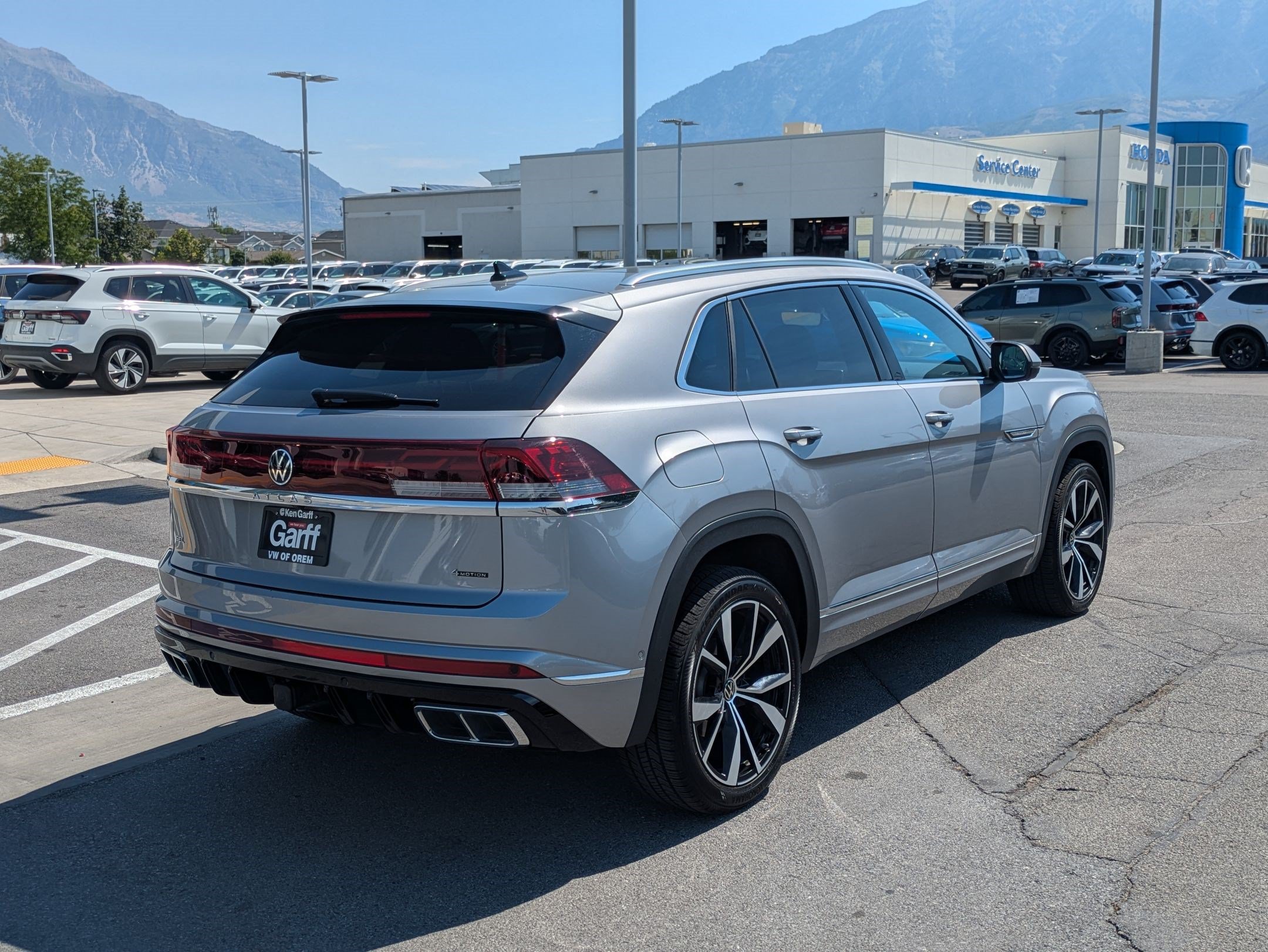 Used 2024 Volkswagen Atlas Cross Sport SEL Premium R-Line AWD/4WD image 3