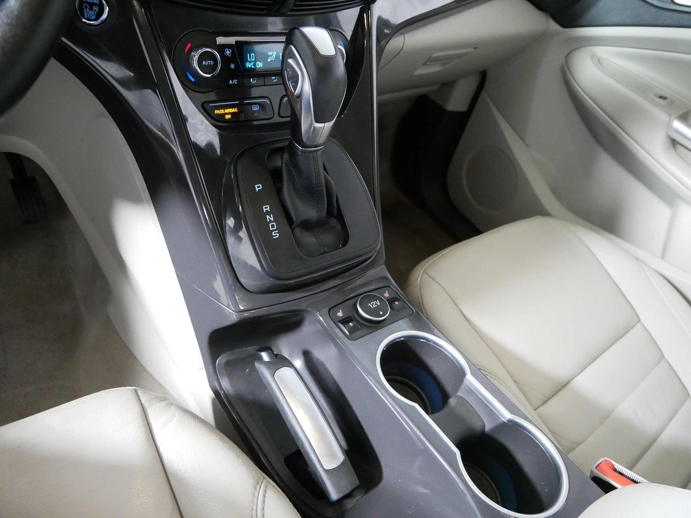Used 2016 Ford Escape Titanium w/ Equipment Group 301A AWD/4WD image 24