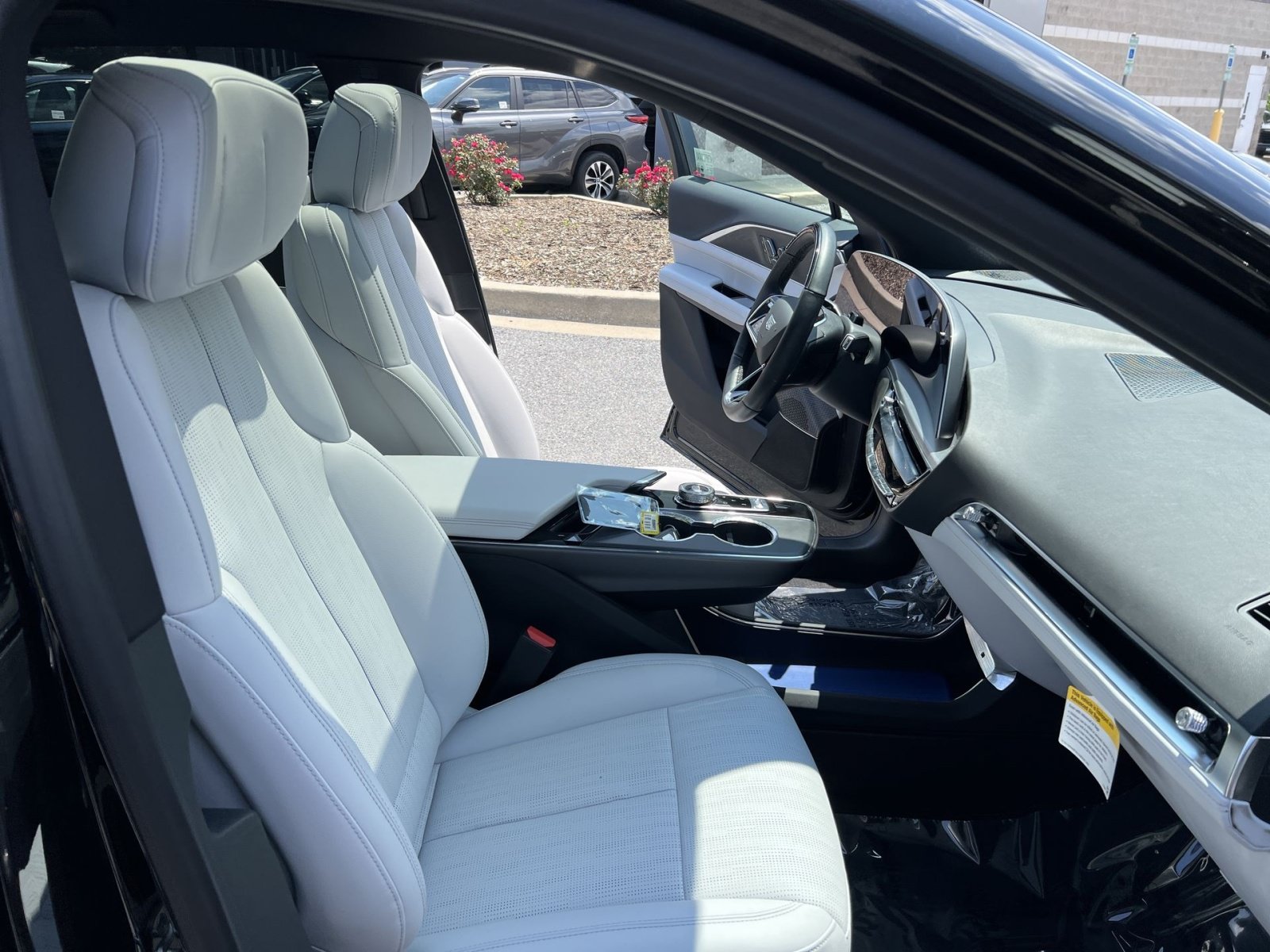 Used 2026 Cadillac Lyriq Sport RWD image 26