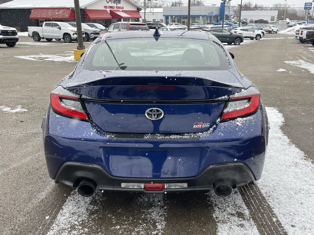 Used 2024 Toyota GR86 Premium image 4