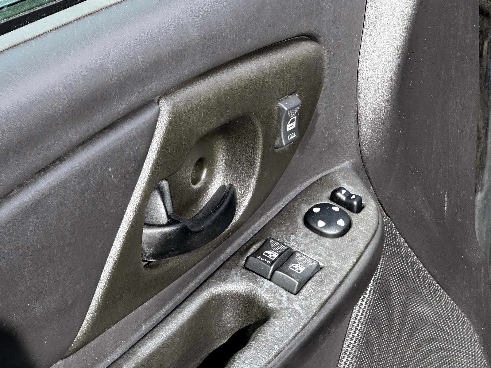 Used 2003 Chevrolet Monte Carlo SS image 13