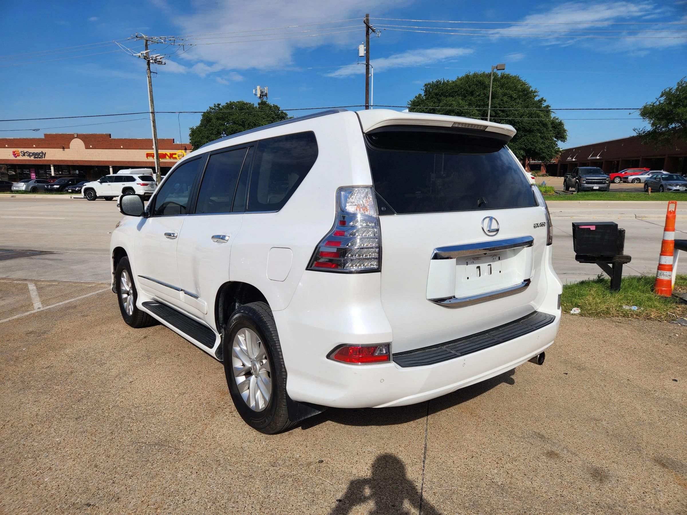 Used 2016 Lexus GX 460 w/ Premium Package AWD/4WD image 3