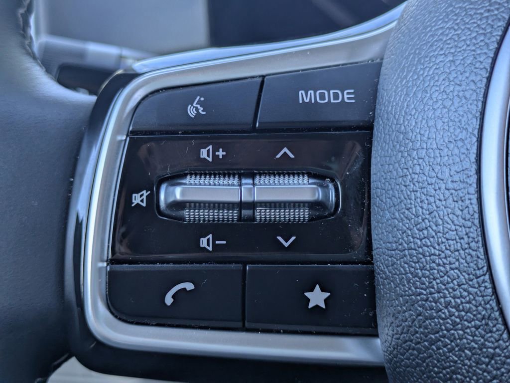 Used 2025 Kia Sorento SX image 26