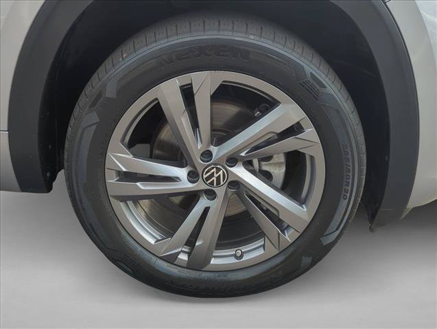 Used 2024 Volkswagen Atlas Cross Sport SEL R-Line AWD/4WD image 4