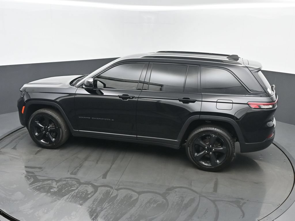 Used 2023 Jeep Grand Cherokee Altitude AWD/4WD image 38