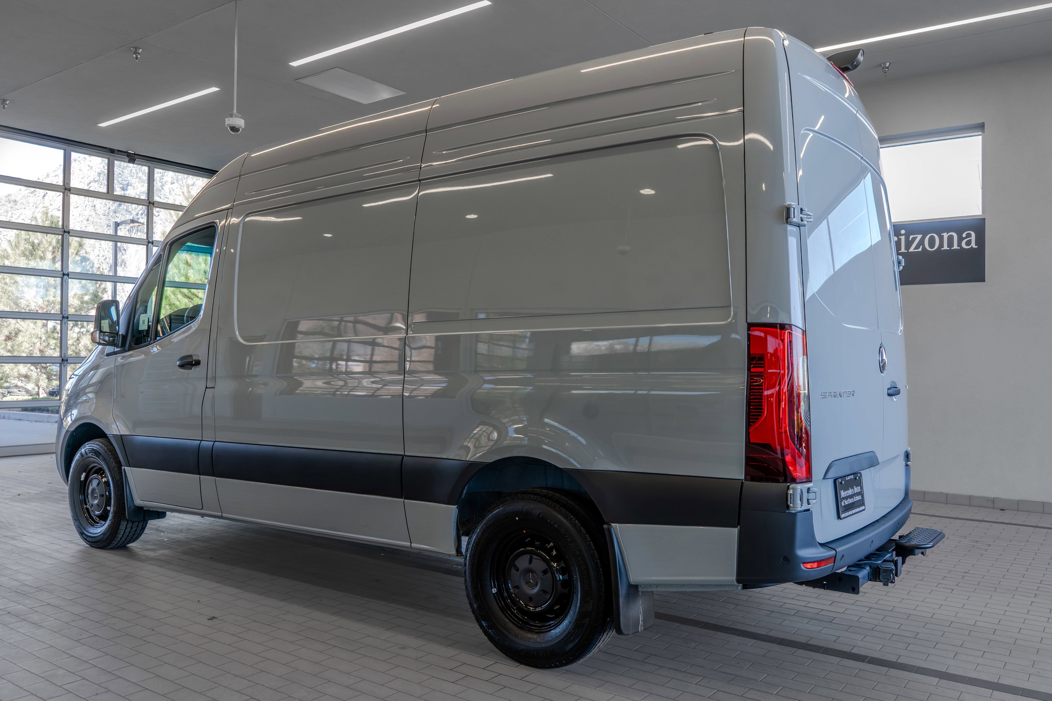 Used 2025 Mercedes-Benz Sprinter 2500 image 13