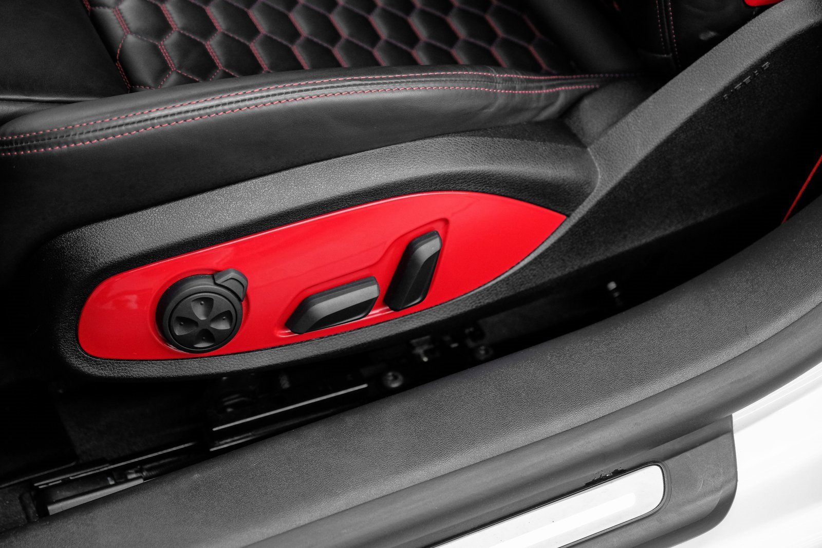 Used 2019 Audi TT RS w/ Technology Package image 39