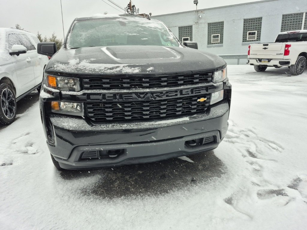 Used 2021 Chevrolet Silverado 1500 Custom image 2