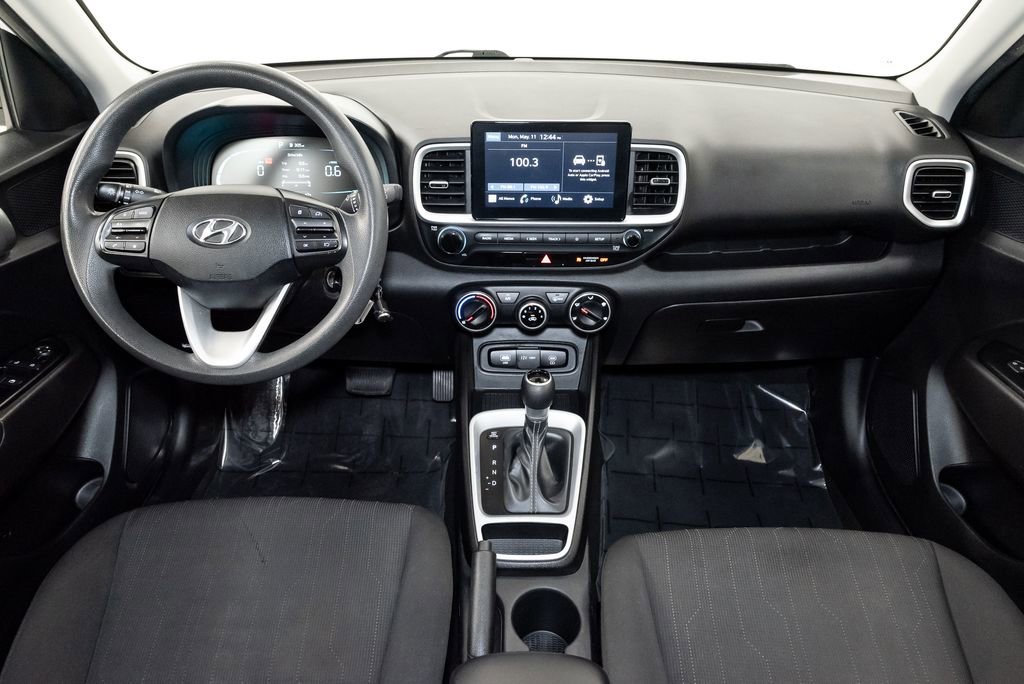 Used 2023 Hyundai Venue SE FWD image 22