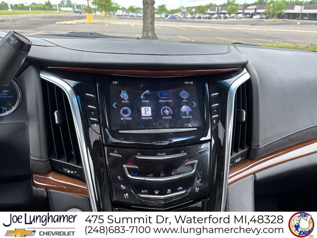Used 2016 Cadillac Escalade Premium AWD/4WD image 15