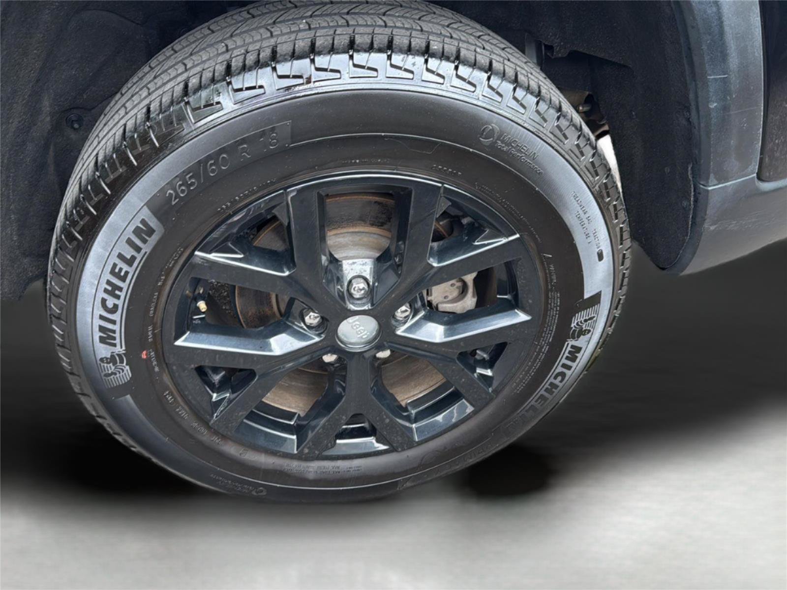 Used 2024 Jeep Grand Cherokee Limited AWD/4WD image 33