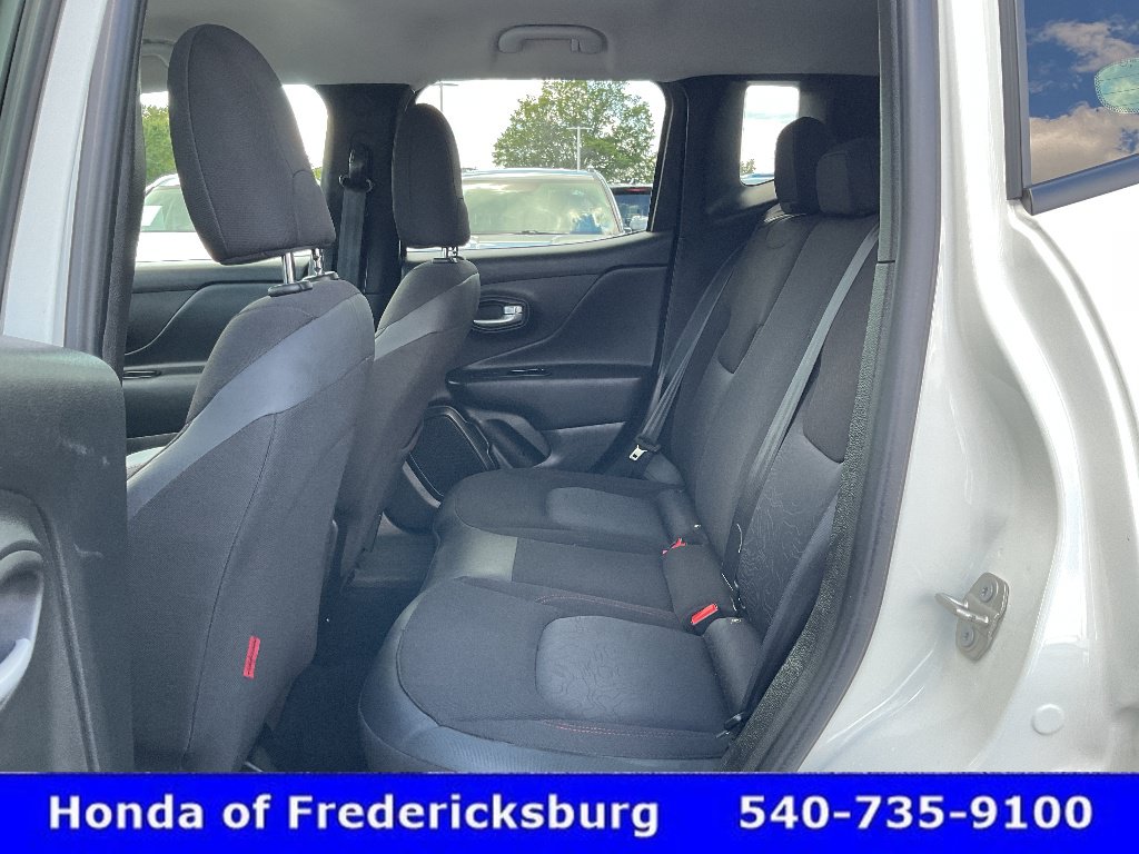 Used 2023 Jeep Renegade Trailhawk AWD/4WD image 18