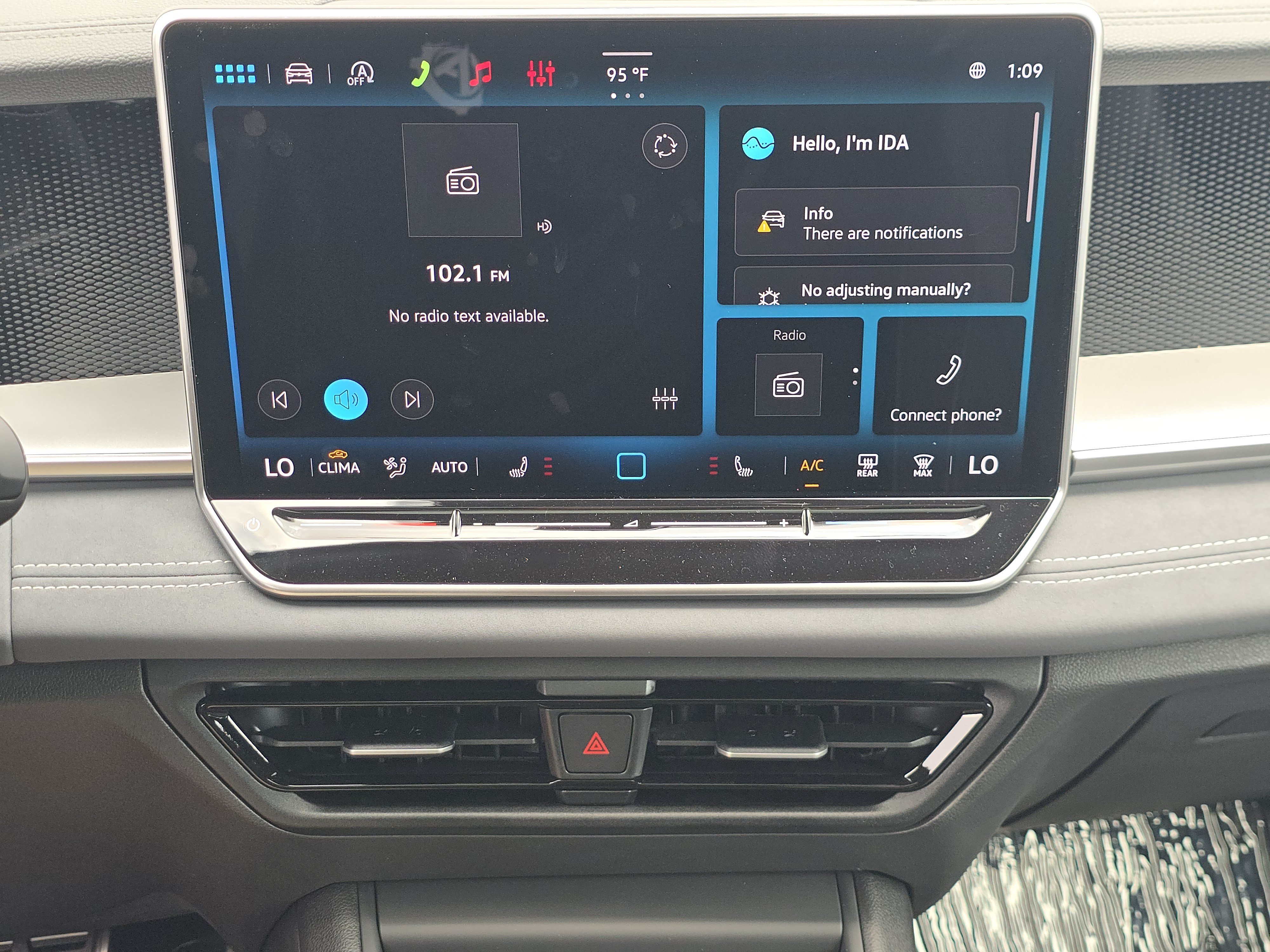 New 2026 Volkswagen Tiguan SE R-Line AWD/4WD image 24