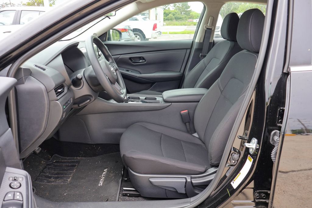Certified 2025 Nissan Sentra S FWD image 7